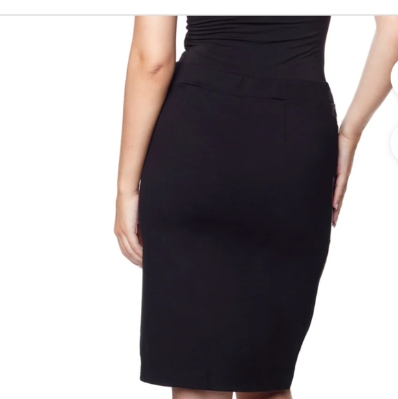 SIZE L. STUDIO POINT FAUX LEATHER AND KNIT COMBO. - Picture 2 of 6